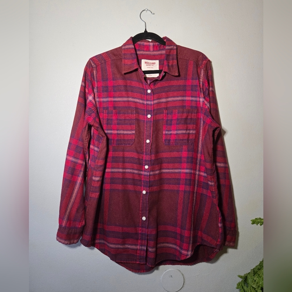 Mossimo Supply Co. Women's Boyfriend Fit Plaid Flannel Shirt –‎ Size Large